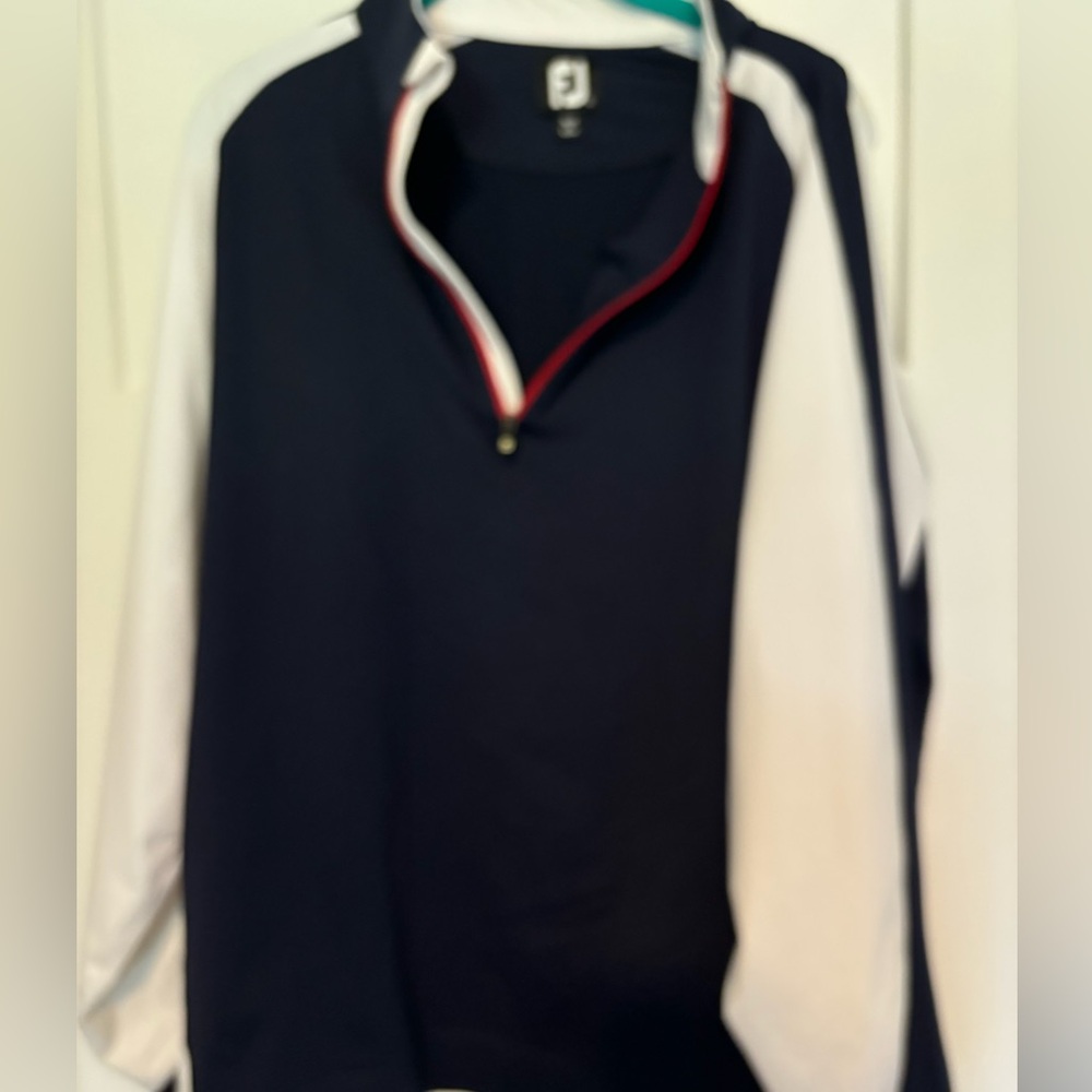 Footjoy golf/performance athletic pullover. Mens 1/4 zip Size large.
